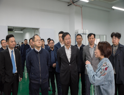 上海市市委、临港新片区党工委领导莅临上海长肯试验设备考察调研，聚焦化工产品检测服务发展